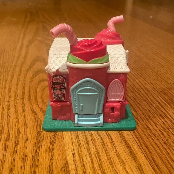 Tiny doll playhouse - Picture 1 of 9